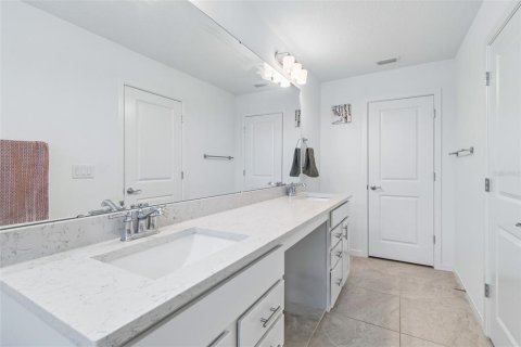 Touwnhouse à vendre à Tampa, Floride: 3 chambres, 174.66 m2 № 2222679 - photo 28