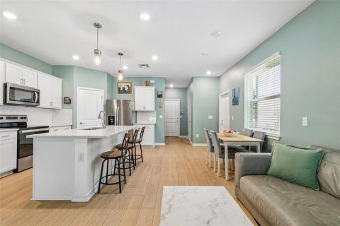Touwnhouse à vendre à Tampa, Floride: 3 chambres, 174.66 m2 № 2222679 - photo 13
