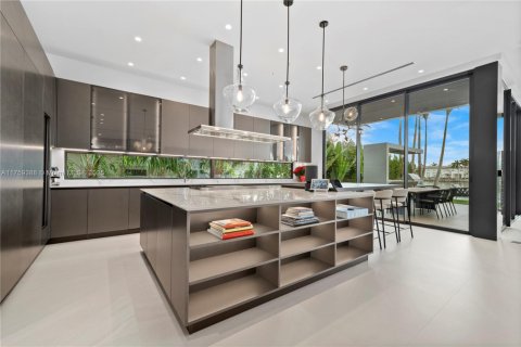 Villa ou maison à louer à Miami Beach, Floride: 5 chambres, 472.69 m2 № 1787261 - photo 11