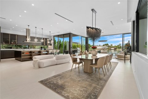 Villa ou maison à louer à Miami Beach, Floride: 5 chambres, 472.69 m2 № 1787261 - photo 10