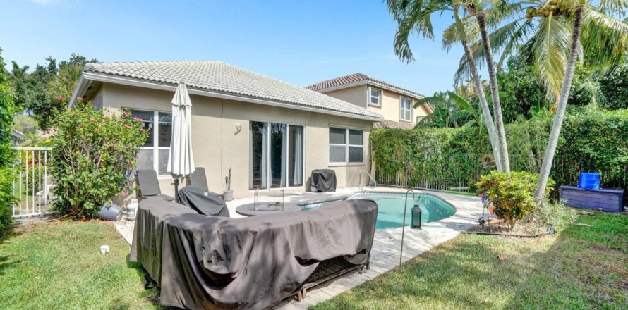 House in Parkland, Florida 4 bedrooms, 205.5 sq.m. № 1177341