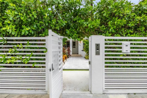 Купить виллу или дом в Майами, Флорида 3 спальни, 173.54м2, № 1996022 - фото 2
