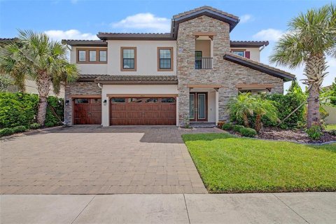 House in Land O' Lakes, Florida 6 bedrooms, 326.83 sq.m. № 2348118