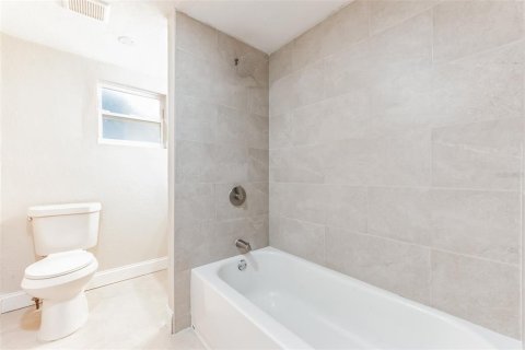 Casa en venta en Saint Petersburg, Florida, 4 dormitorios, 137.59 m2 № 1846528 - foto 19