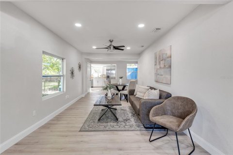Villa ou maison à vendre à Saint Petersburg, Floride: 4 chambres, 137.59 m2 № 1846528 - photo 3
