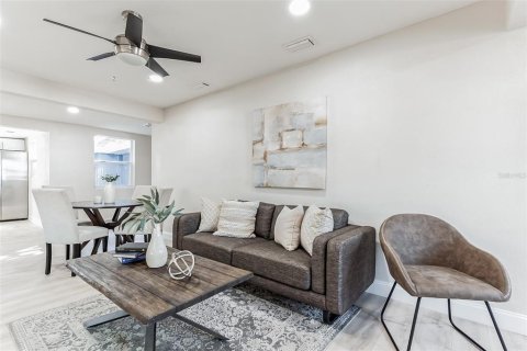 Casa en venta en Saint Petersburg, Florida, 4 dormitorios, 137.59 m2 № 1846528 - foto 8