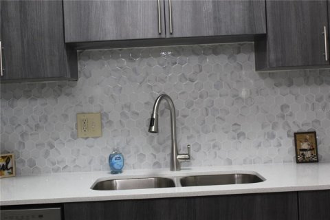 Condominio en alquiler en Gainesville, Florida, 2 dormitorios, 70.14 m2 № 1838029 - foto 8