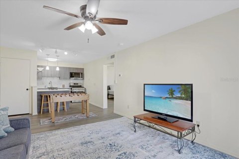 Condominio en alquiler en Gainesville, Florida, 2 dormitorios, 70.14 m2 № 1838029 - foto 5