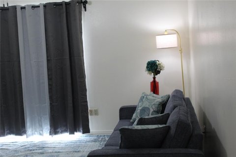 Condominio en alquiler en Gainesville, Florida, 2 dormitorios, 70.14 m2 № 1838029 - foto 12