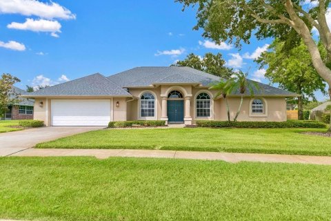 House in Titusville, Florida 4 bedrooms, 206.71 sq.m. № 2266912