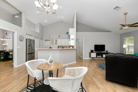 Casa en venta en Titusville, Florida, 4 dormitorios, 206.71 m2 № 2266912 - foto 18