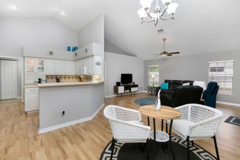 Casa en venta en Titusville, Florida, 4 dormitorios, 206.71 m2 № 2266912 - foto 19