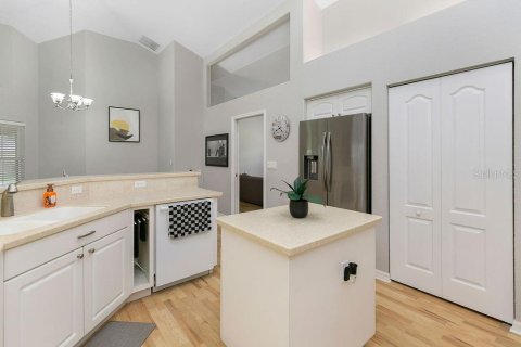 Casa en venta en Titusville, Florida, 4 dormitorios, 206.71 m2 № 2266912 - foto 16