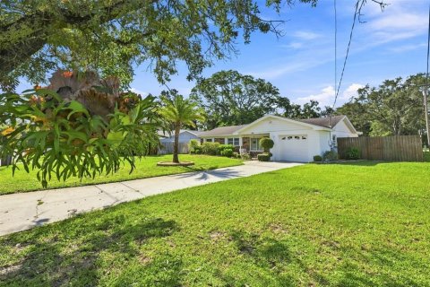 House in Tampa, Florida 3 bedrooms, 108.51 sq.m. № 2306441 - photo 3