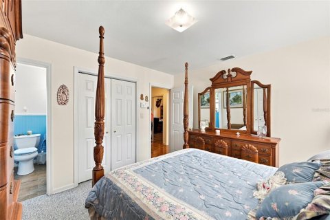 House in Tampa, Florida 3 bedrooms, 108.51 sq.m. № 2306441 - photo 18