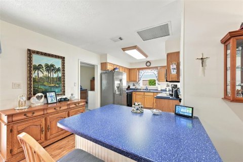 House in Tampa, Florida 3 bedrooms, 108.51 sq.m. № 2306441 - photo 11
