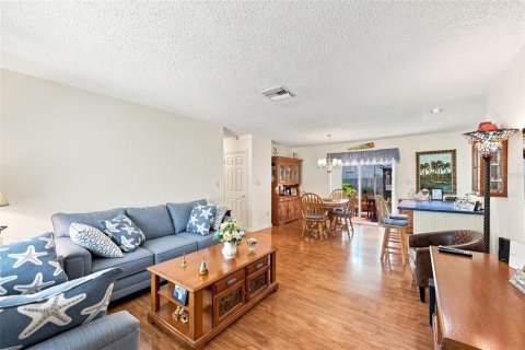 House in Tampa, Florida 3 bedrooms, 108.51 sq.m. № 2306441 - photo 6