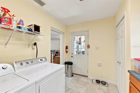 House in Tampa, Florida 3 bedrooms, 108.51 sq.m. № 2306441 - photo 26