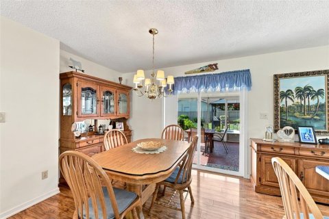 House in Tampa, Florida 3 bedrooms, 108.51 sq.m. № 2306441 - photo 14