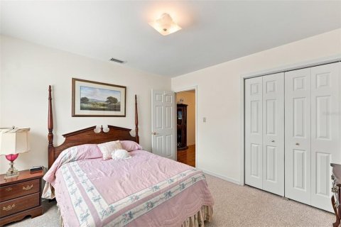 House in Tampa, Florida 3 bedrooms, 108.51 sq.m. № 2306441 - photo 20