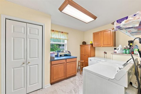 House in Tampa, Florida 3 bedrooms, 108.51 sq.m. № 2306441 - photo 25