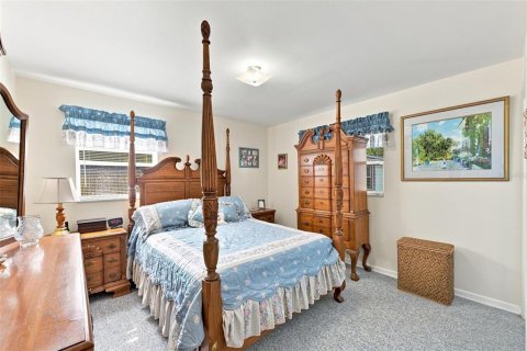 House in Tampa, Florida 3 bedrooms, 108.51 sq.m. № 2306441 - photo 16