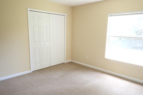 House in Palm Coast, Florida 3 bedrooms, 149.67 sq.m. № 1788298 - photo 13