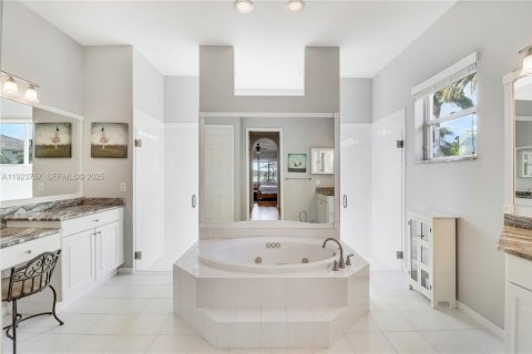 House in Wellington, Florida 5 bedrooms, 340.77 sq.m. № 1985706 - photo 24