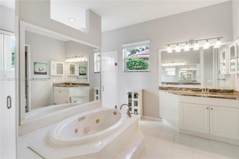 House in Wellington, Florida 5 bedrooms, 340.77 sq.m. № 1985706 - photo 26