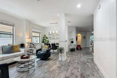 House in Kissimmee, Florida 5 bedrooms, 209.22 sq.m. № 2267064 - photo 6