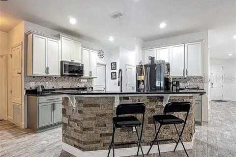 House in Kissimmee, Florida 5 bedrooms, 209.22 sq.m. № 2267064 - photo 2