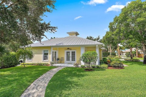 House in Jupiter, Florida 2 bedrooms, 111.48 sq.m. № 2242330
