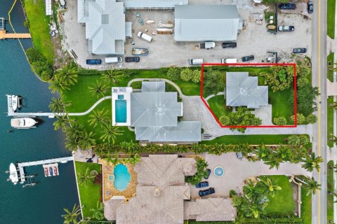 House in Jupiter, Florida 2 bedrooms, 111.48 sq.m. № 2242330 - photo 22