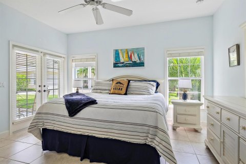 House in Jupiter, Florida 2 bedrooms, 111.48 sq.m. № 2242330 - photo 15