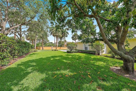 House in Jupiter, Florida 2 bedrooms, 111.48 sq.m. № 2242330 - photo 23
