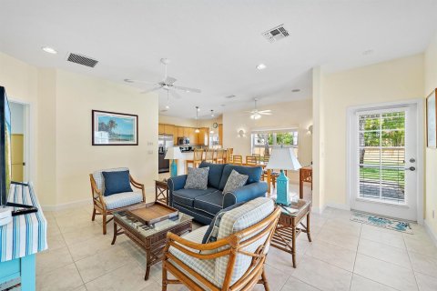 House in Jupiter, Florida 2 bedrooms, 111.48 sq.m. № 2242330 - photo 6