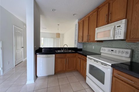 Touwnhouse à louer à Orlando, Floride: 2 chambres, 99.5 m2 № 2167734 - photo 2