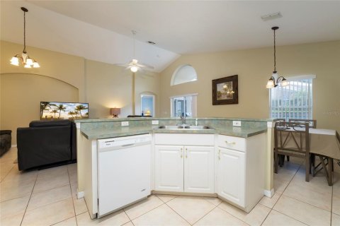 House in Davenport, Florida 4 bedrooms, 170.57 sq.m. № 1406936 - photo 7