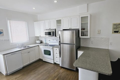Condominio en venta en Miami Beach, Florida, 1 dormitorio, 43.66 m2 № 1861529 - foto 1