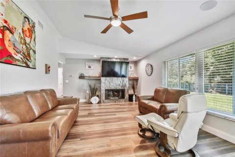 House in Seminole, Florida 3 bedrooms, 202.81 sq.m. № 1656712 - photo 30