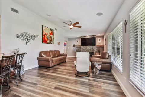 House in Seminole, Florida 3 bedrooms, 202.81 sq.m. № 1656712 - photo 29