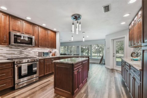 House in Seminole, Florida 3 bedrooms, 202.81 sq.m. № 1656712 - photo 21