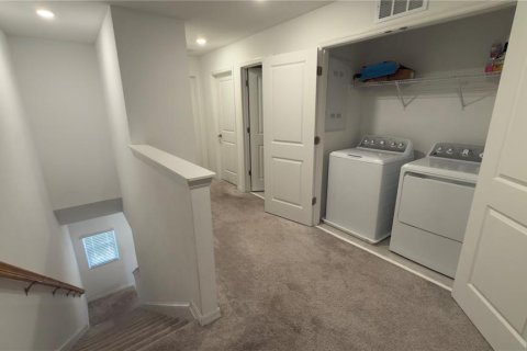 Townhouse in Davenport, Florida 3 bedrooms, 146.23 sq.m. № 2104453 - photo 13
