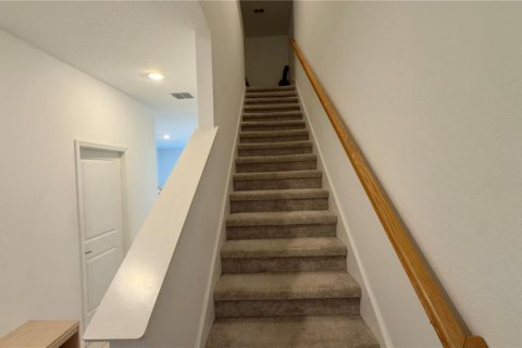 Townhouse in Davenport, Florida 3 bedrooms, 146.23 sq.m. № 2104453 - photo 4