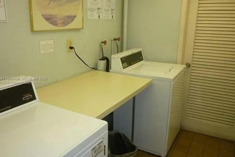 Снять в аренду кондоминиум в Холливуд, Флорида 1 спальня, 55.46м2, № 2001836 - фото 22