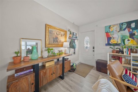 House in Sarasota, Florida 3 bedrooms, 102.19 sq.m. № 1914096 - photo 6