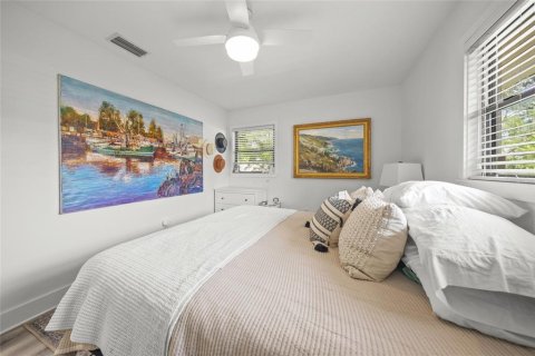 House in Sarasota, Florida 3 bedrooms, 102.19 sq.m. № 1914096 - photo 21
