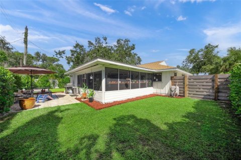 House in Sarasota, Florida 3 bedrooms, 102.19 sq.m. № 1914096 - photo 4
