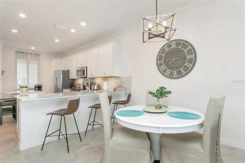 Copropriété à vendre à Bradenton, Floride: 2 chambres, 104.14 m2 № 2141425 - photo 8