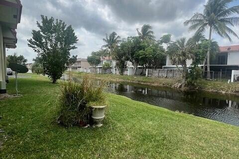 Condominio en alquiler en Coral Springs, Florida, 2 dormitorios, 80.82 m2 № 1127942 - foto 1